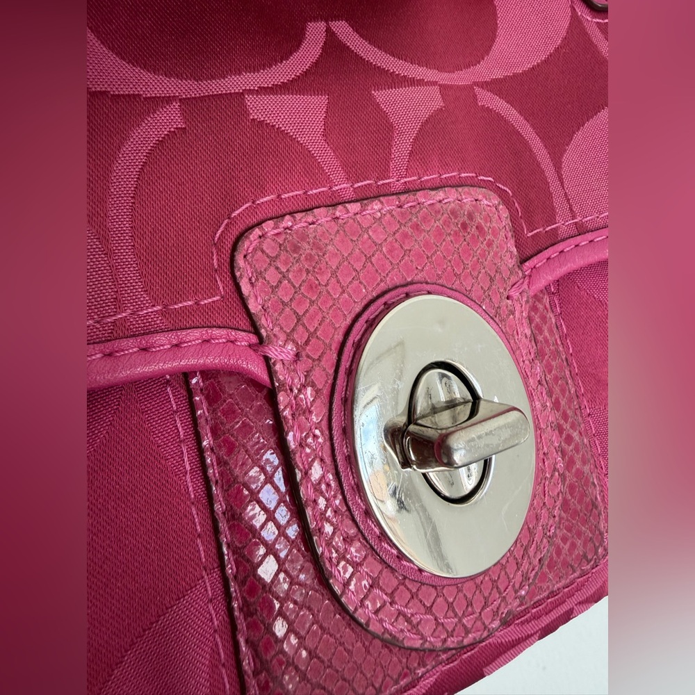 Y2K Coach Peyton Signature Pink Flap Shoulder Bag 14504 - Picture 6 of 16